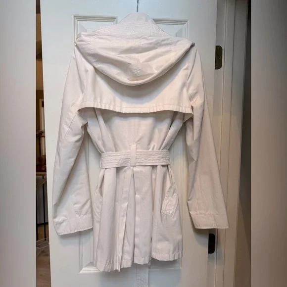 Tommy Hilfiger Cream Trench Coat with Belt - Picture 2 of 3